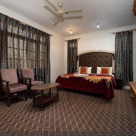 Hotel Al Azrah Srīnagar 外观 照片