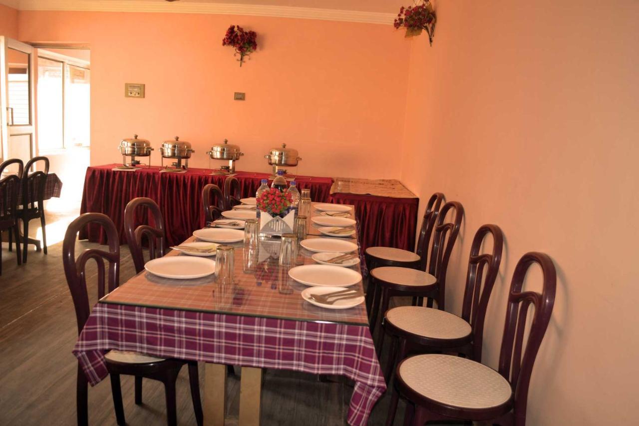 Hotel Al Azrah Srīnagar 外观 照片