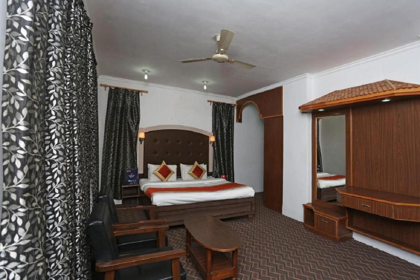 Hotel Al Azrah Srīnagar 外观 照片
